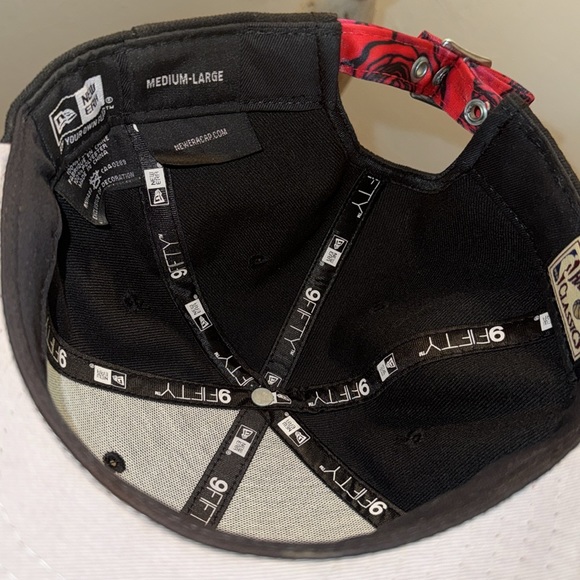 Chicago Bulls New Era fitted snapback medium large - worn once - Picture 4 of 4